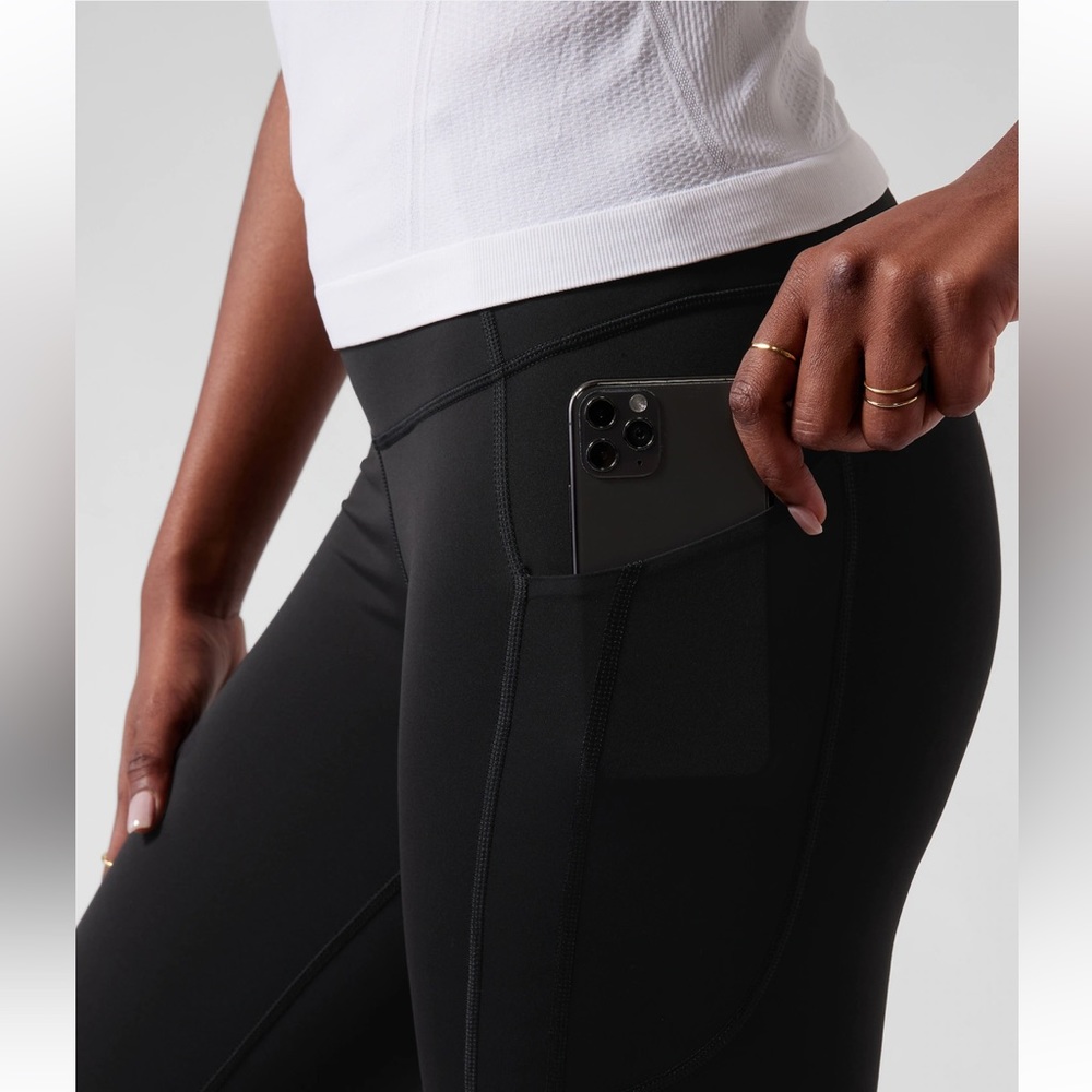 NWT Athleta Black Ultimate Stash Pocket Crop Leggings Capri  Size XS - Picture 3 of 6